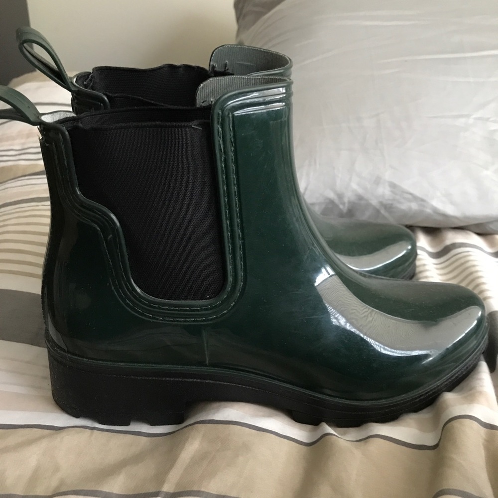 Green rain booties